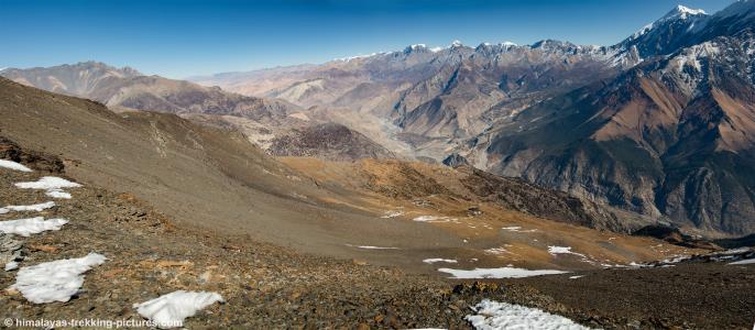 The Kali Gandaki valley and view towrds Upper Mustang