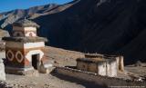 Chorten and house in Nisalgaon