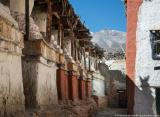 An alley in Lo Manthang