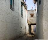 An alley in Lo Manthang