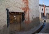 An alley in Lo Manthang