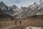 Descending towards Dzongla (with views towards the Cho La)