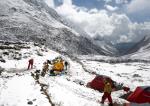 Making camp at Samdo