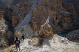 The path down to the river around 400m below Pho