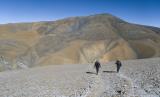 Up another high pass towards Damodar Lakes