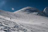 Heading to the Saribung Pass